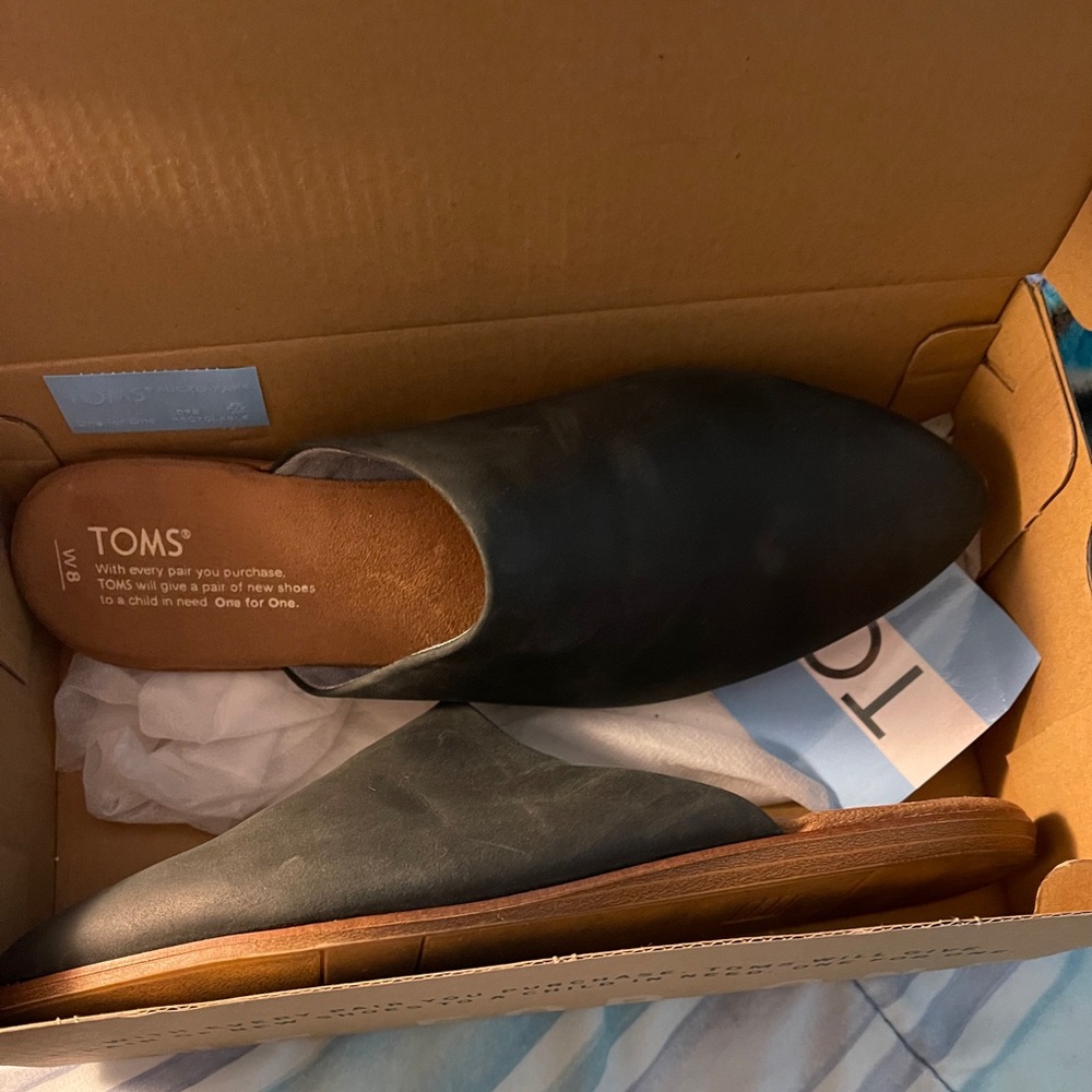 Toms mules